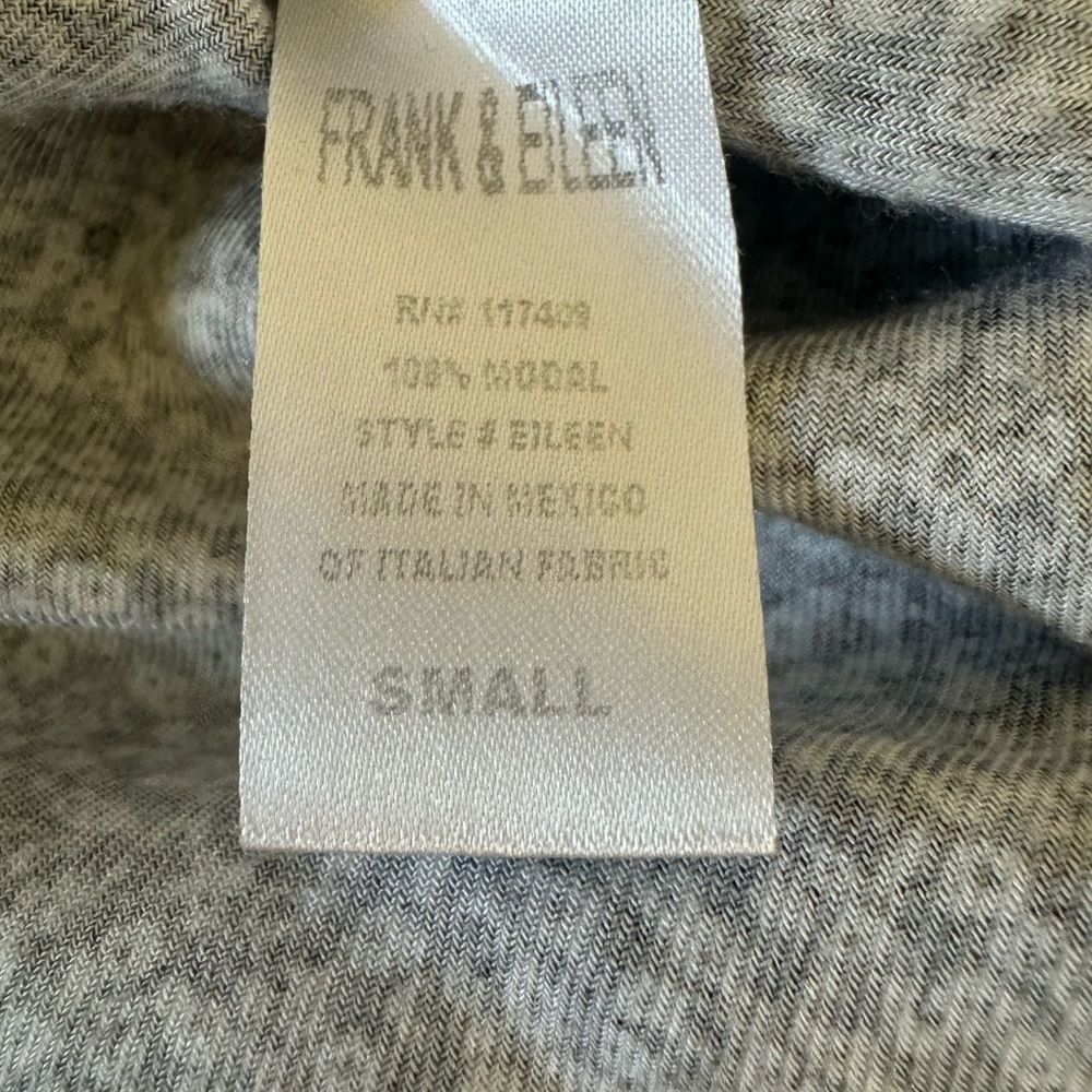 Frank & Eileen Floral Button Down Top - Picture 11 of 11